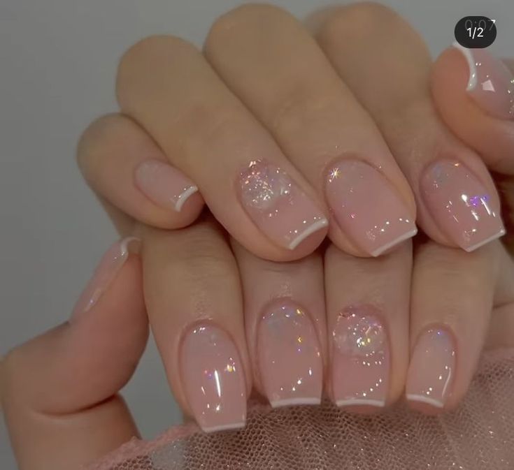 Minimal and Classy Nails