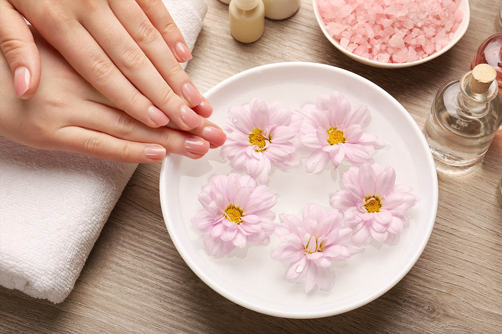 How to Treat Dry Nails Naturally